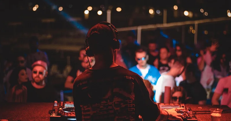 DJ Abkürzung: Weitere Bedeutungen, die Sie überraschen werden
