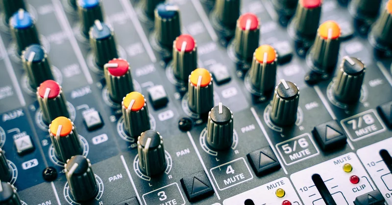 Der Unterschied zwischen DJ, Produzent und Remixer