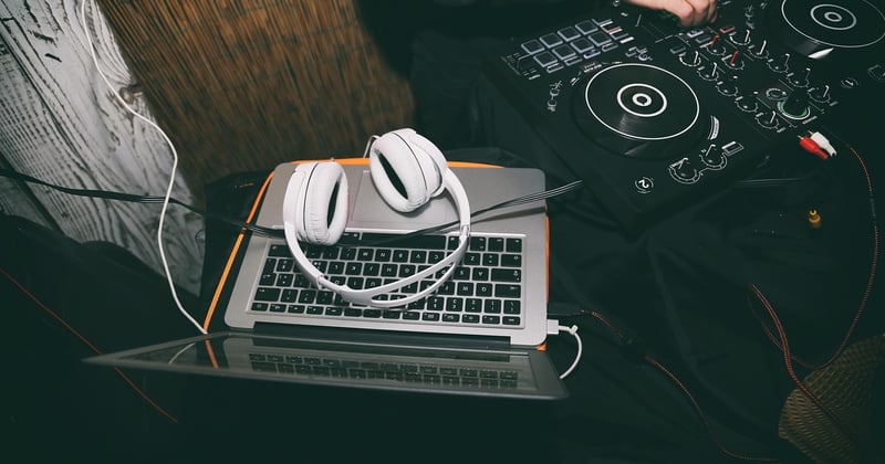 DJ Abkürzung: Was bedeutet sie wirklich? Einfach erklärt